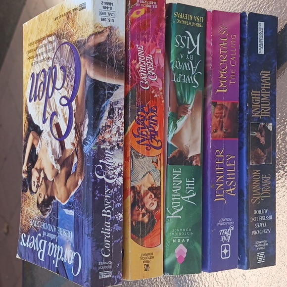 Source Unknown Other - Bundle of Books